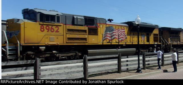 UP 8962, conductor's side view